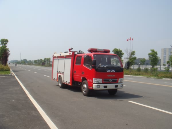 東風(fēng)2噸水罐消防車