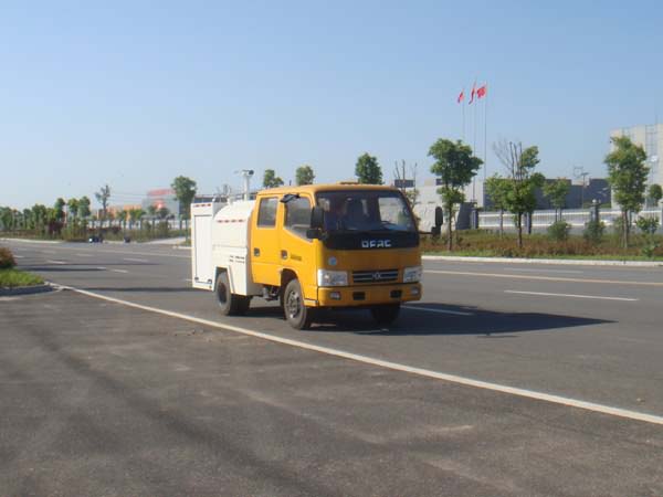 東風雙排2噸消防灑水車